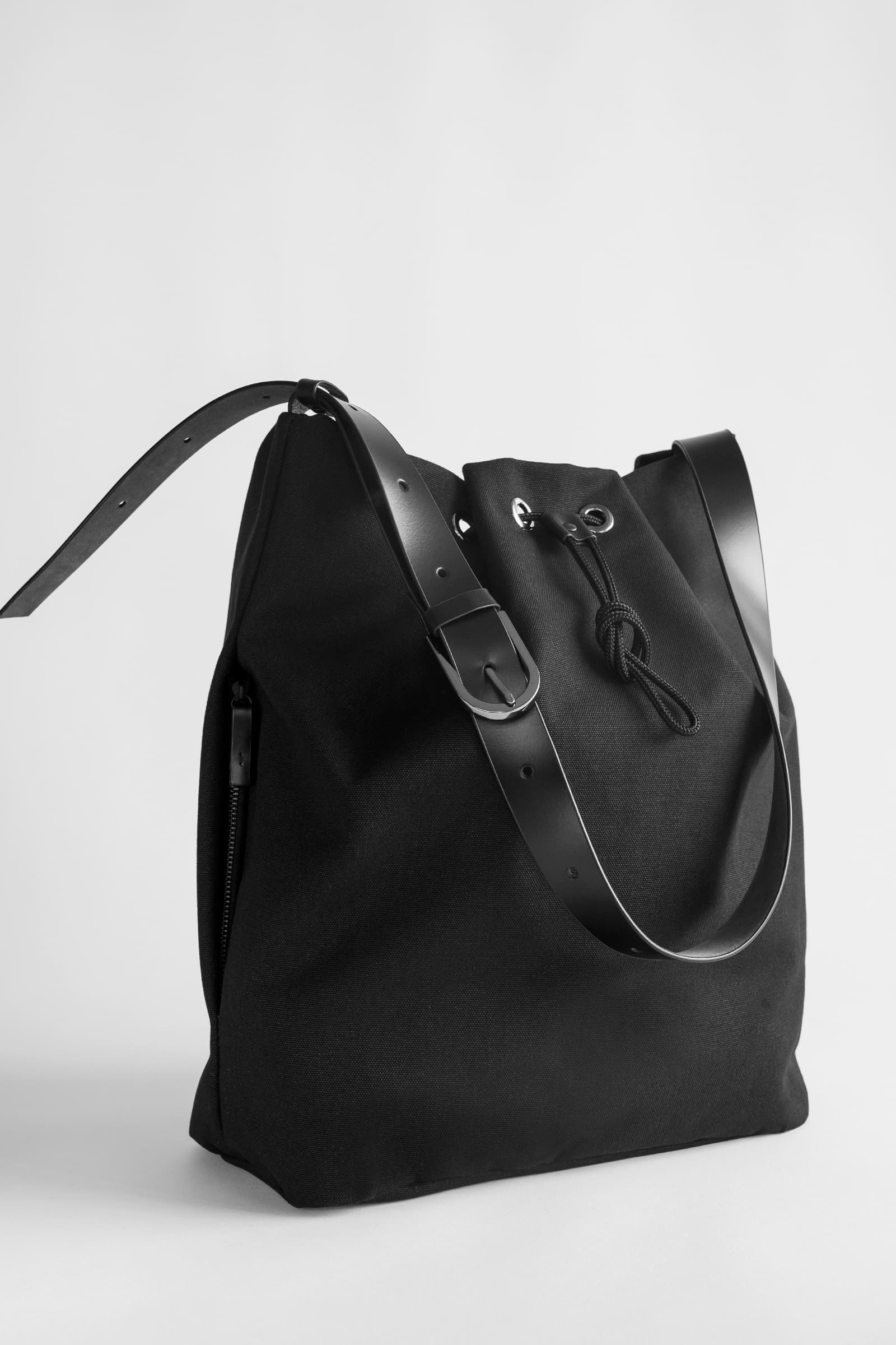 BUCKET BAG LARGE NOIR