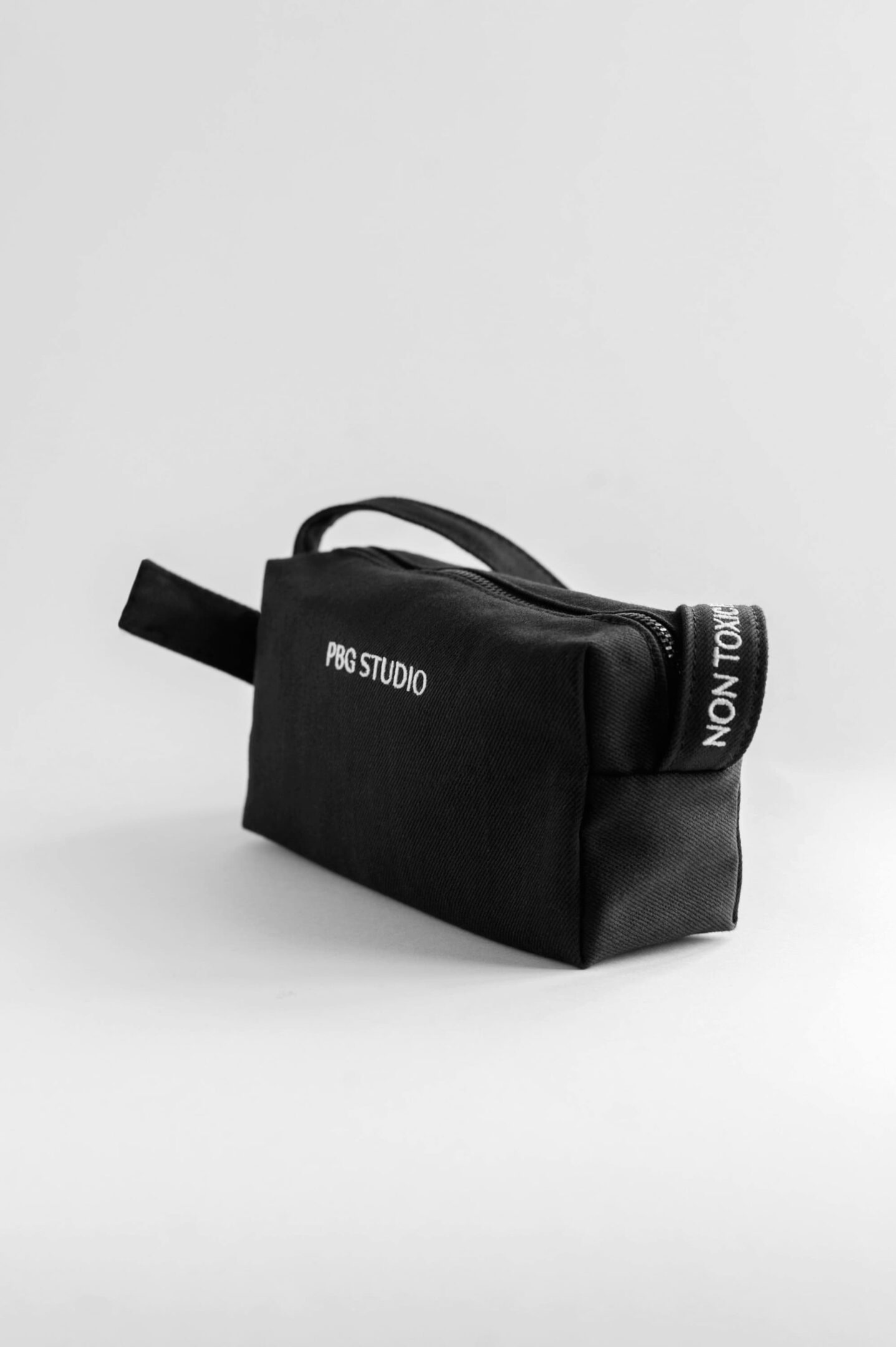 COSMETIC BAG NOIR