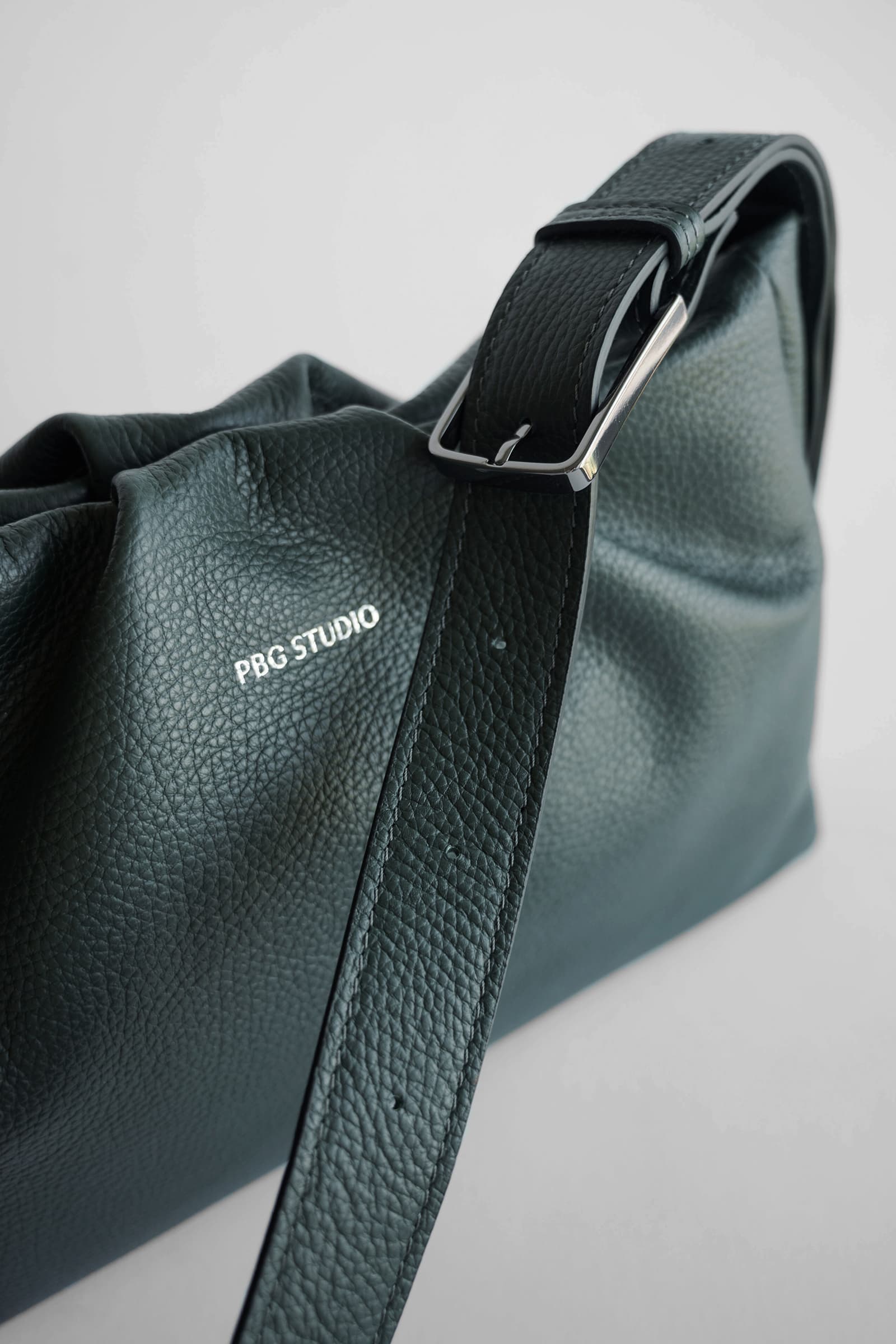 LEATHER CROSS BODY BAG LODEN - Image 2