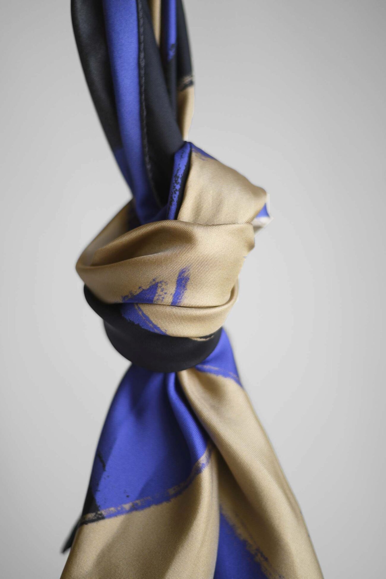 SILK SCARF 90 × 90 DARK/BLUE - Image 4