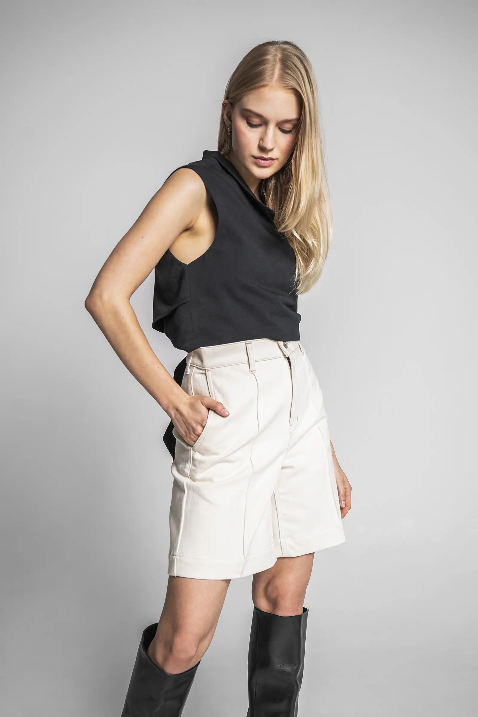 WIDE-LEG DENIM SHORTS ECRU