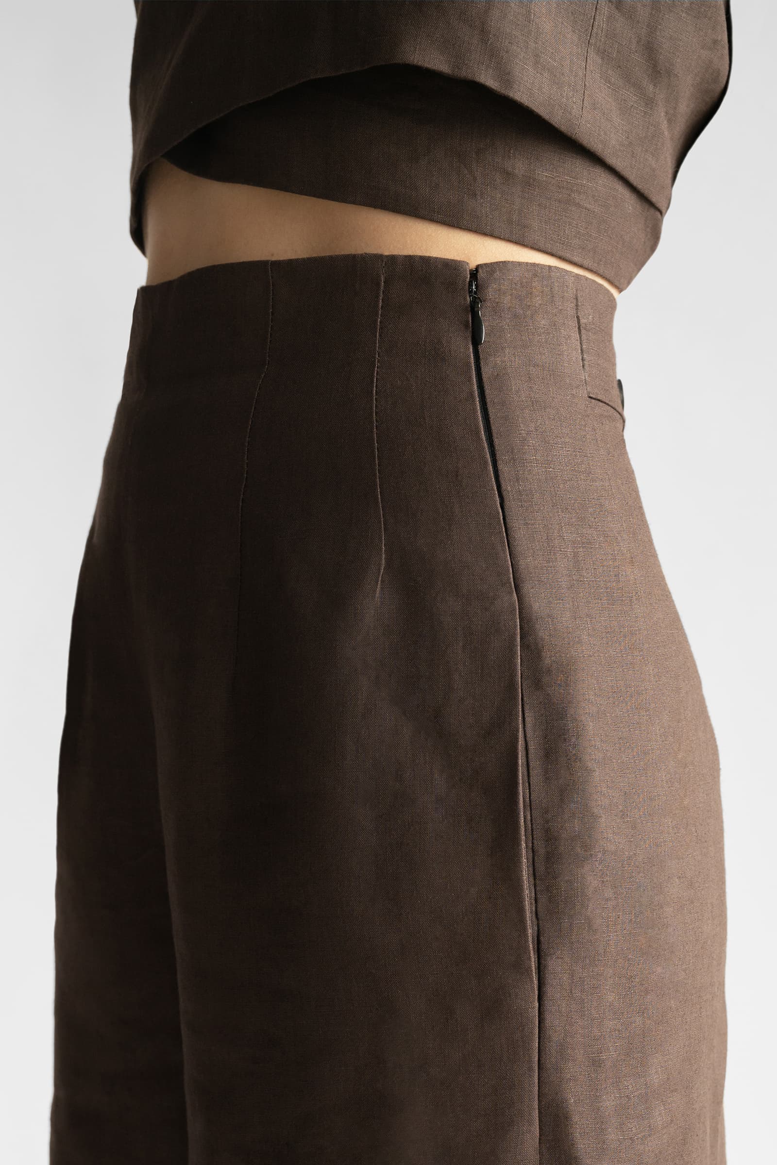 WIDE-LEG LINEN TROUSERS DARK BROWN - Image 6