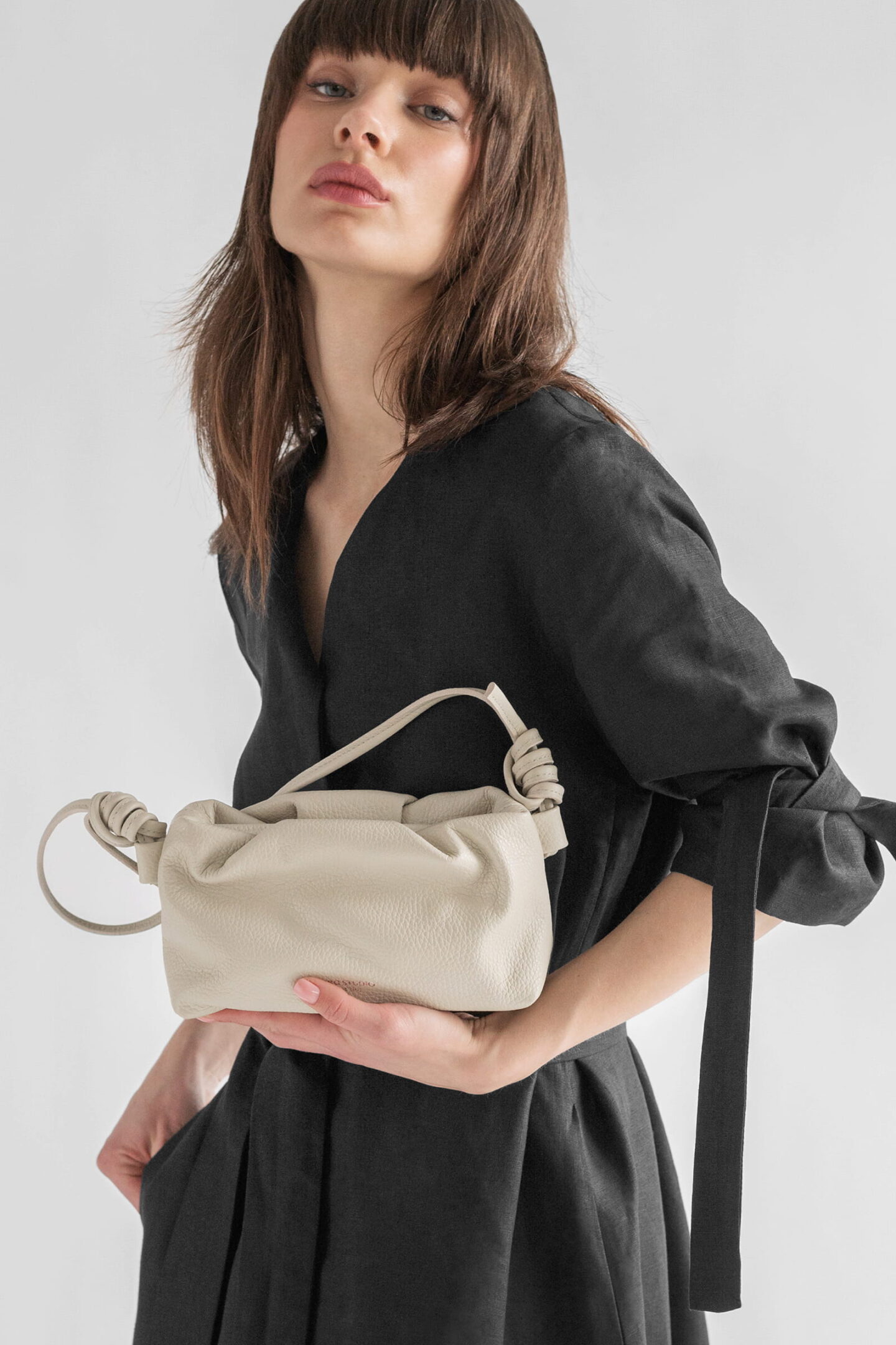 BELTED LINEN DRESS NOIR - Image 3