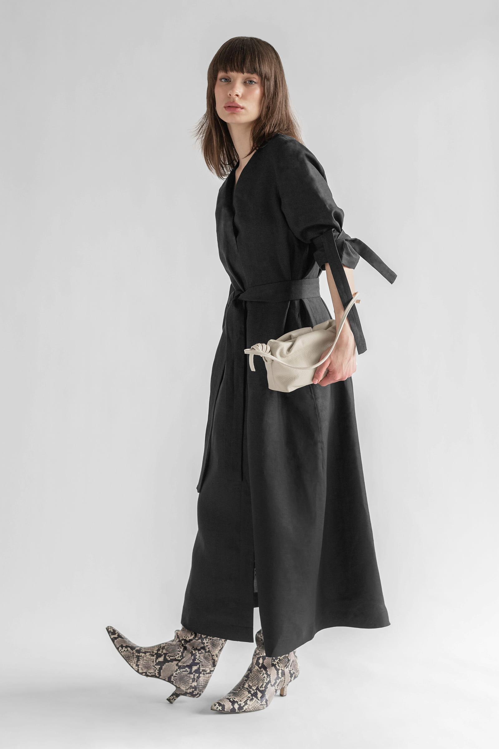 BELTED LINEN DRESS NOIR - Image 6