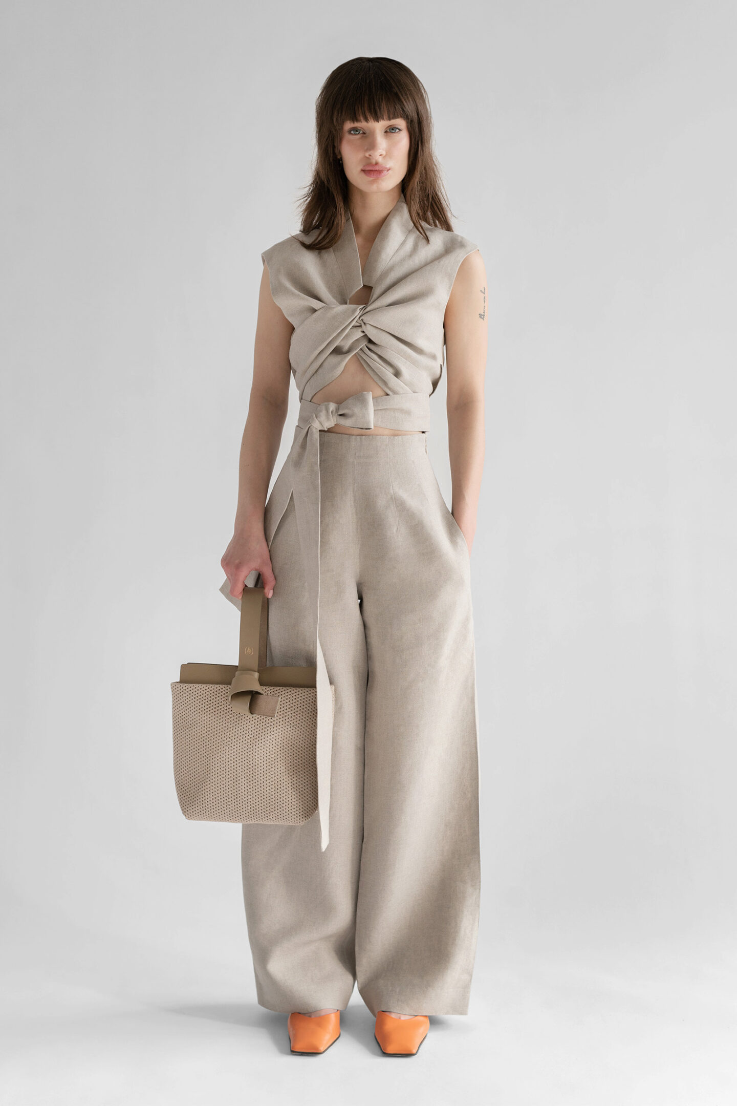 TYING LINEN VEST NATURAL