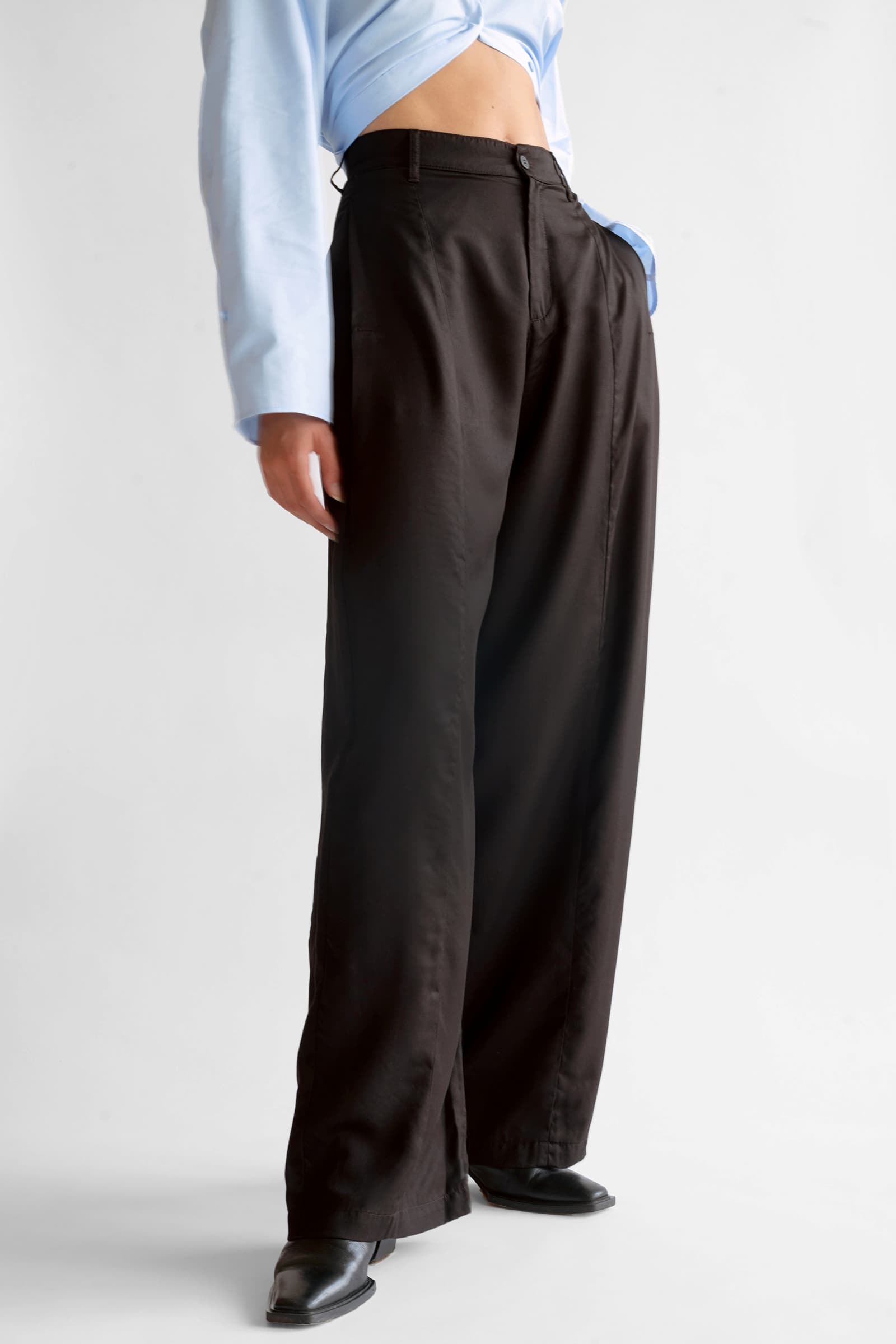 WIDE–LEG LYOCELL TROUSERS DARK BROWN - Image 8