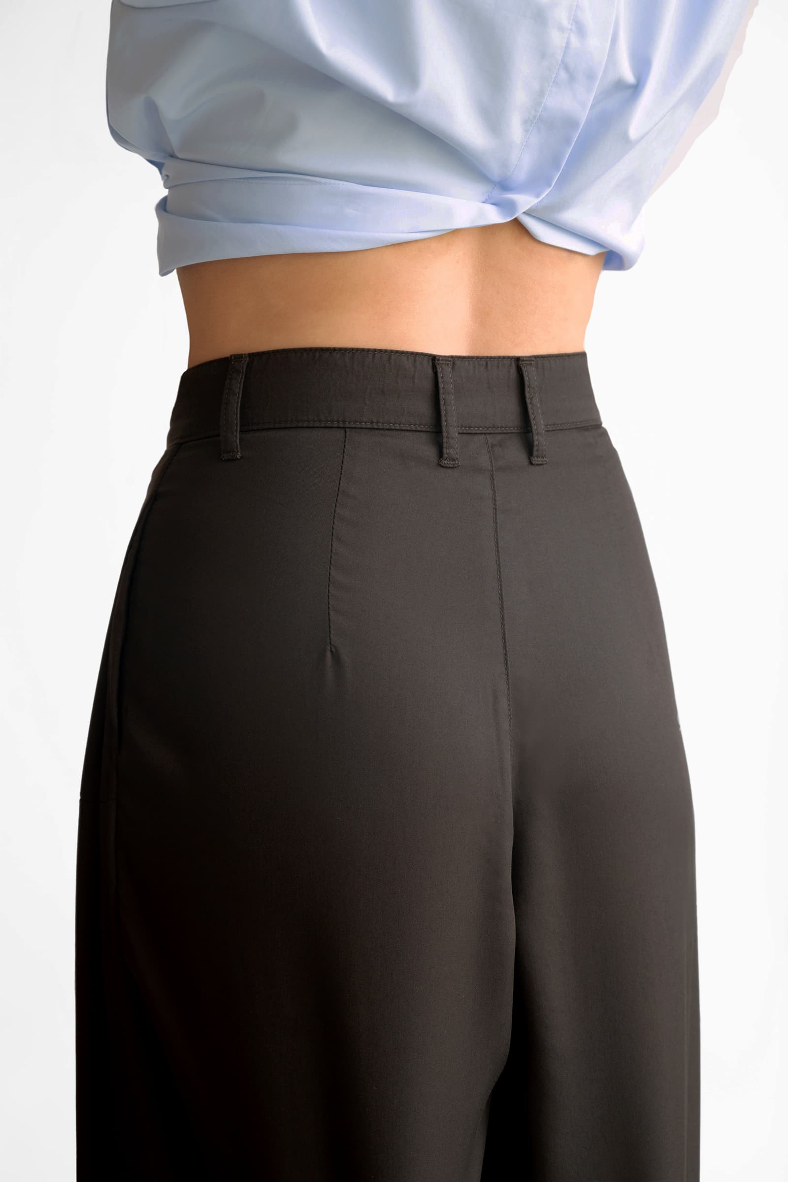WIDE–LEG LYOCELL TROUSERS DARK BROWN - Image 6